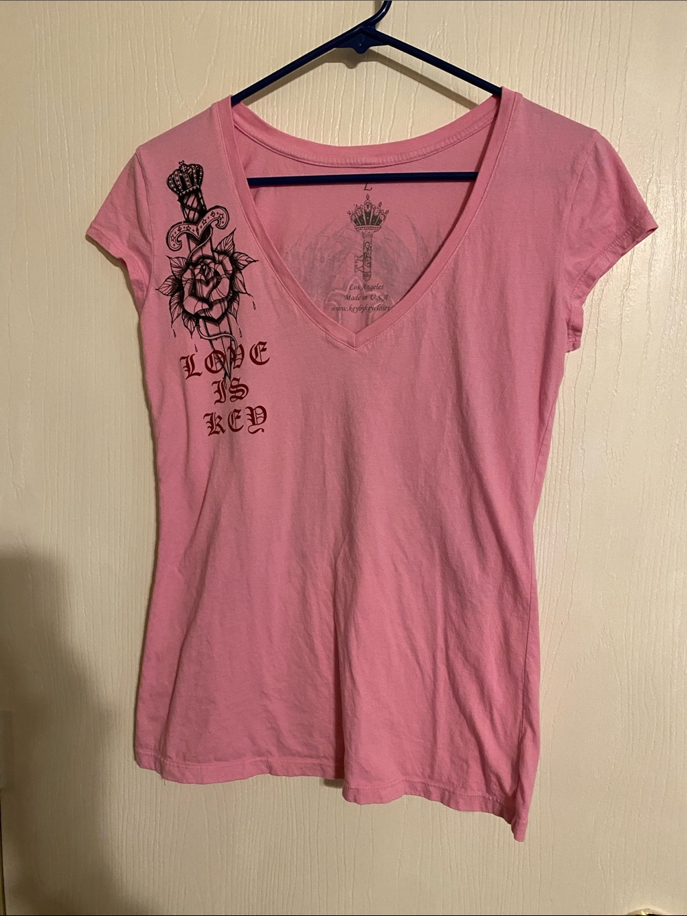 Women's Key by Key Pink V-NeckShort Sleeve Graphic Tee with Rose & Crown